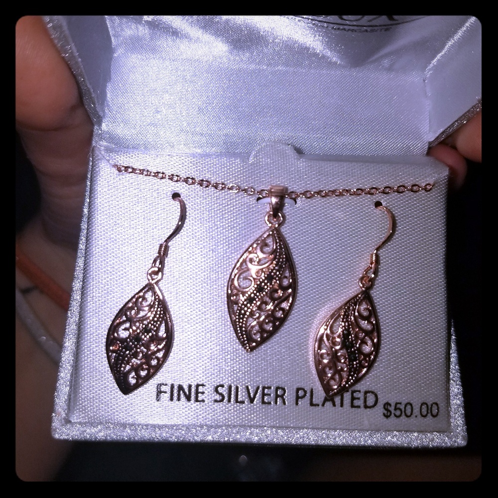 earring & necklace duo